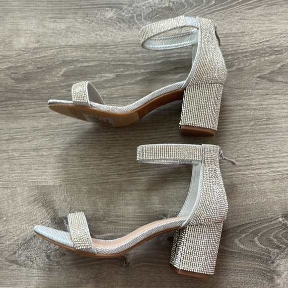 🆕 Top Moda | Delia Rhinestone Crystal Embellished Block Heel Sandal - Picture 6 of 12